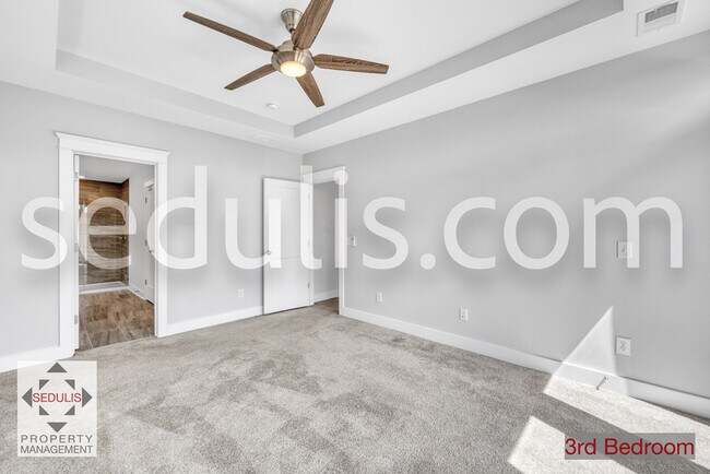 Building Photo - 4555 Mixson Ave