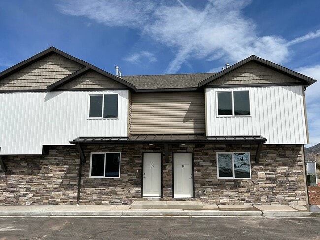 Building Photo - 920 S 25 E