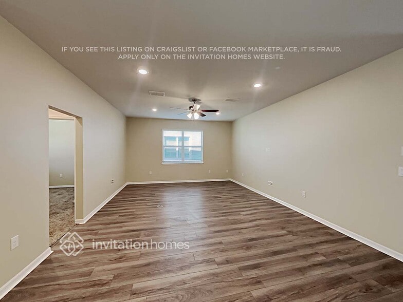 Building Photo - 7603 Pool Compass Loop