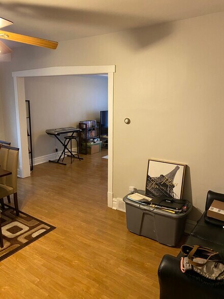 Building Photo - 112 Chicago Ave