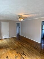 Building Photo - 738 Greenhill Rd
