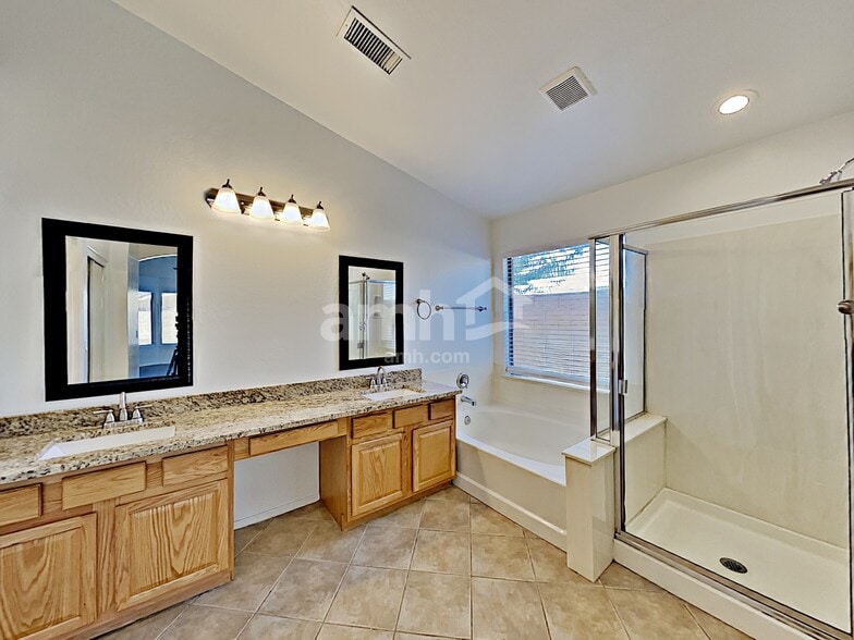 Building Photo - 1920 S 85th Ln