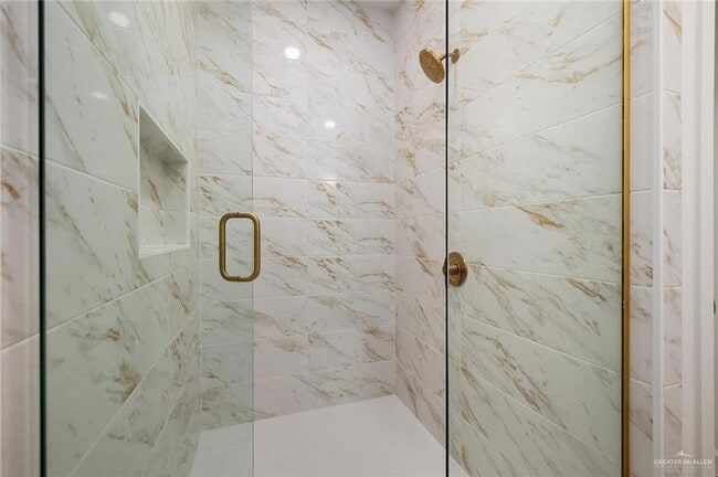 Building Photo - 21 Lime St