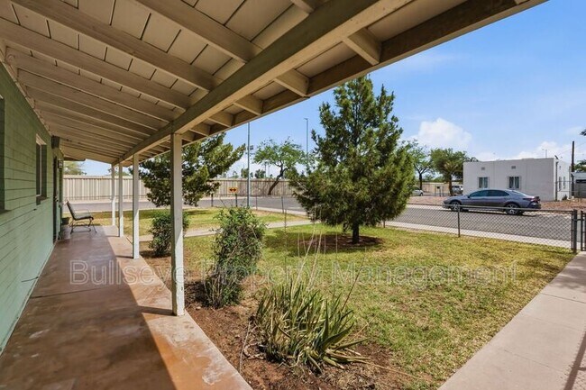 Building Photo - 1721 E Moreland St