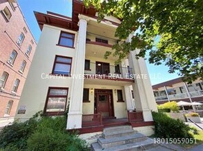 Building Photo - 470 E 300 S