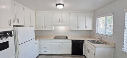 Building Photo - 1530 22nd St