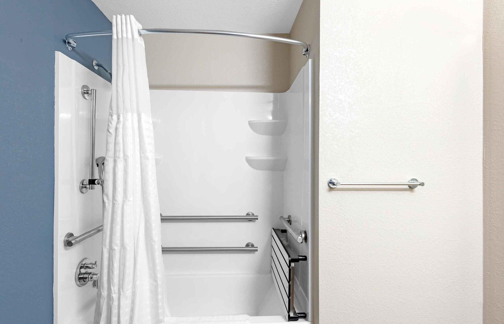 Building Photo - Furnished Studio-Miami - Airport - Blue Lagoon