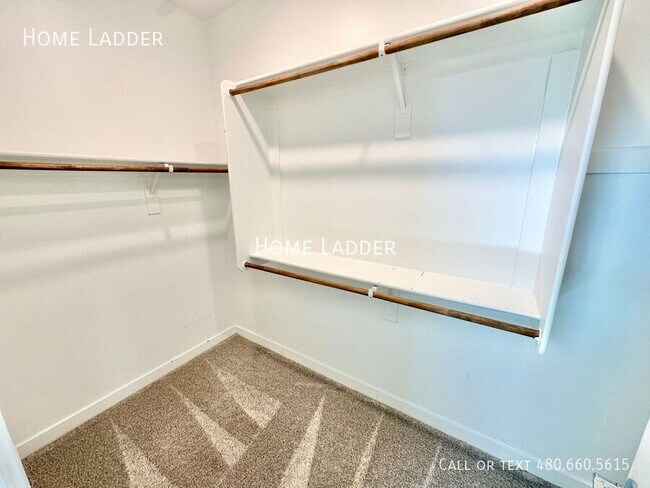 Building Photo - 23083 E Pegasus Pkwy