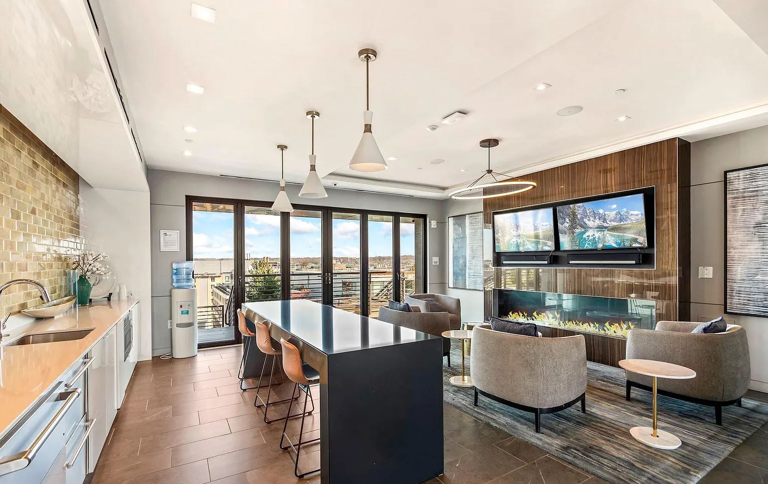 Building Photo - 1211 Van St SE