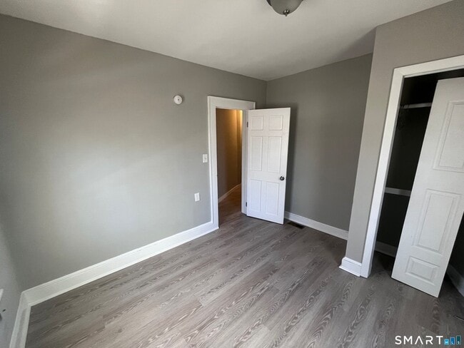 Building Photo - 144 Clark St