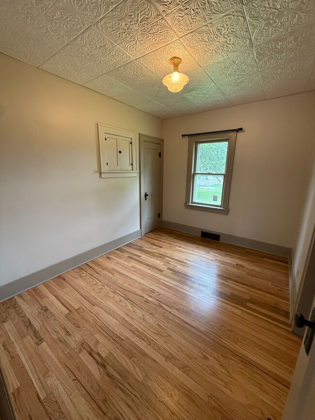 Building Photo - 1514 N Wheeler Ave