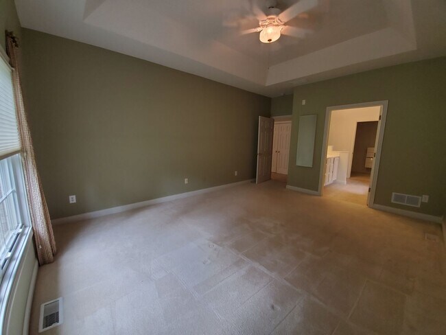 Building Photo - Beautiful Home in Saint James Woods