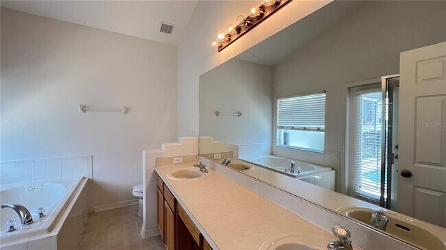 Building Photo - 16709 Fresh Meadow Dr