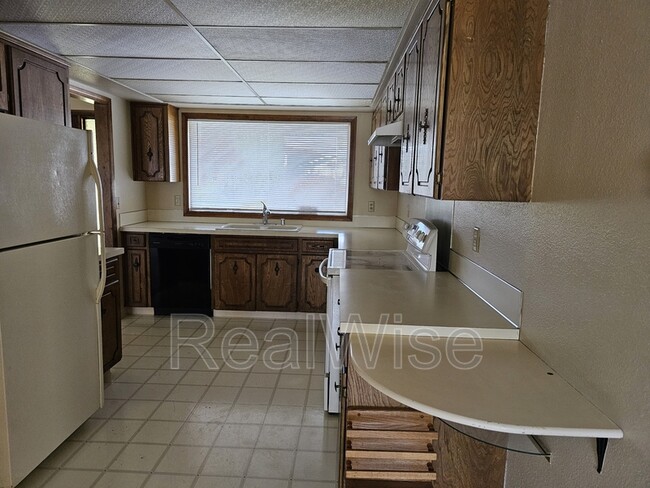 Building Photo - 11019 NW 33rd Ave