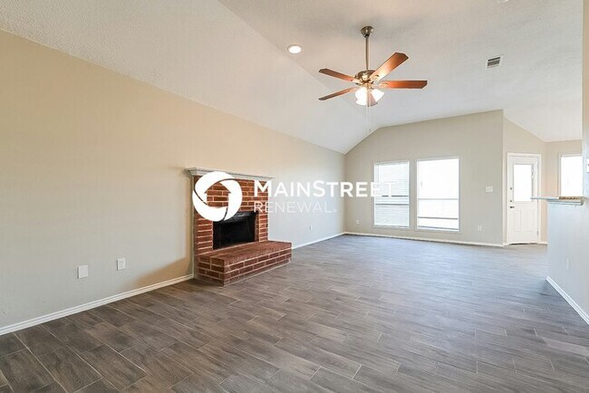 Building Photo - 4 Bedroom Pet-Friendly Home in Glenn Heights, TX with Main Street Renewal