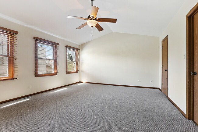 Building Photo - 15537 Whitehall Ln
