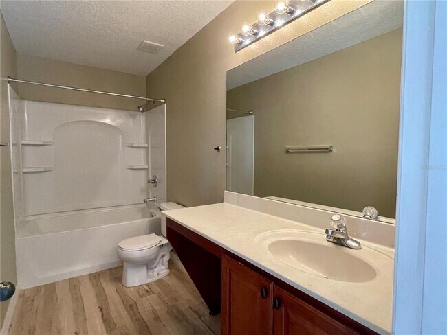 Building Photo - 603 Alfani St