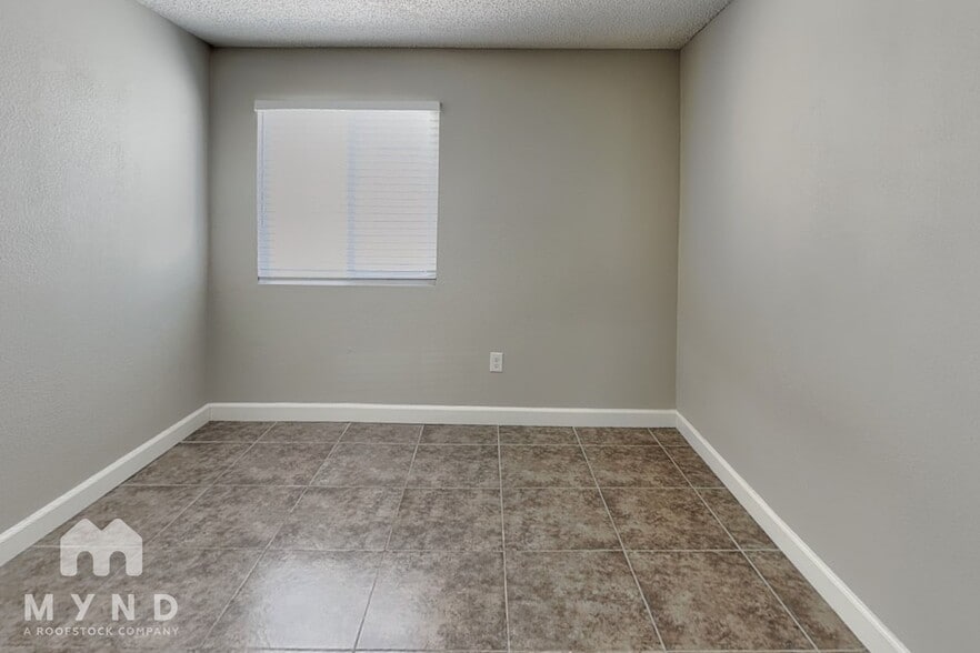 Building Photo - 2241 Goldhill Way