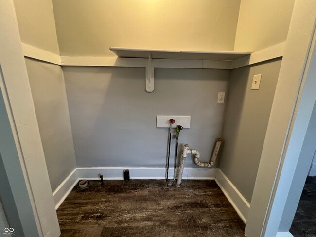 Building Photo - 302 S Randolph St