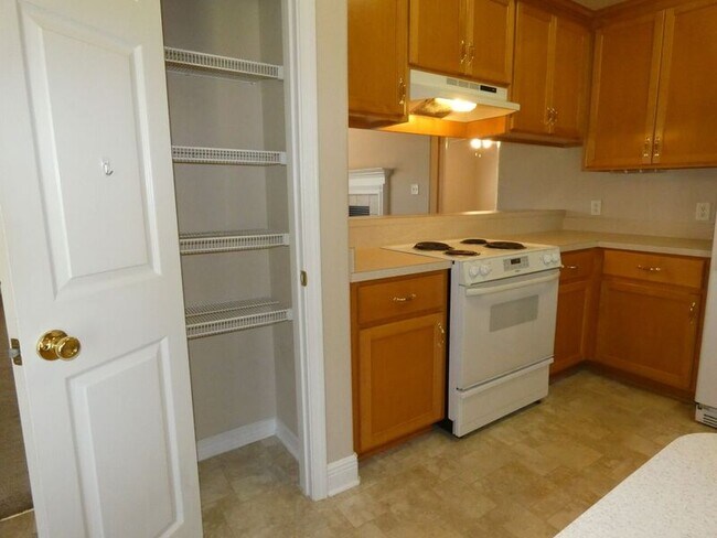 Building Photo - 4732 La Casa Cir