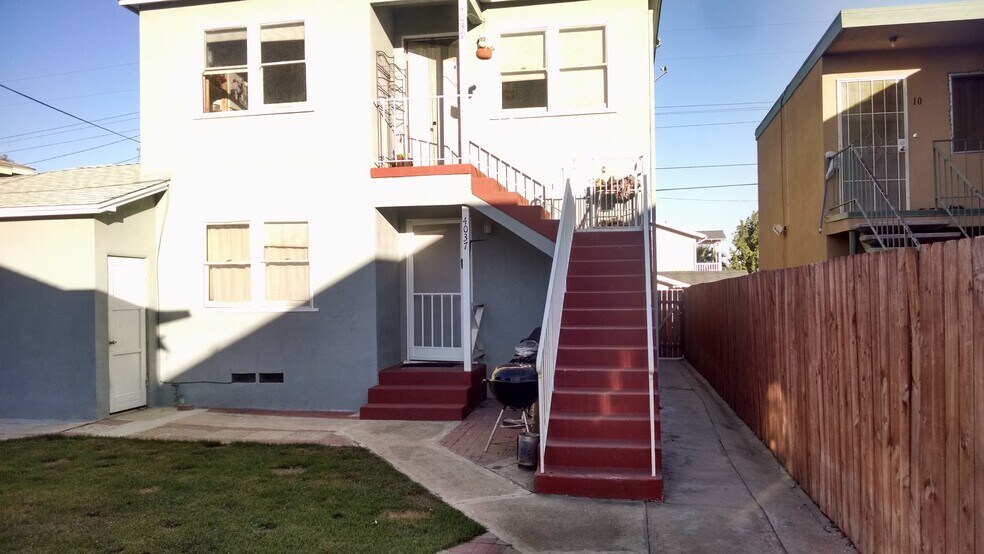 4037 is the upstairs back unit. - 4035 32nd St