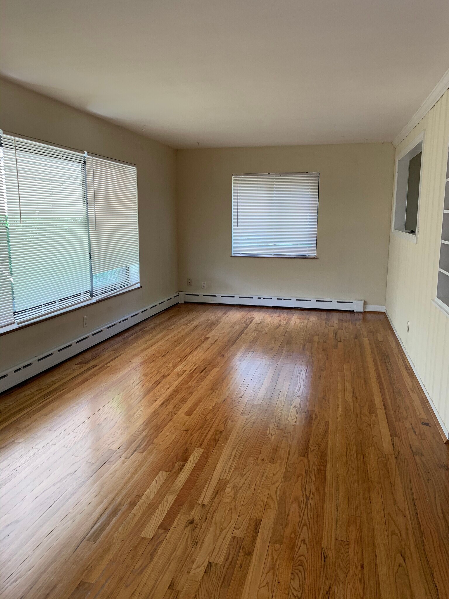 Building Photo - 1614 Beacon St