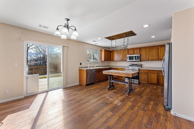 Building Photo - Lovable 3 Bed, 2.5 Bath Single Family Thor...