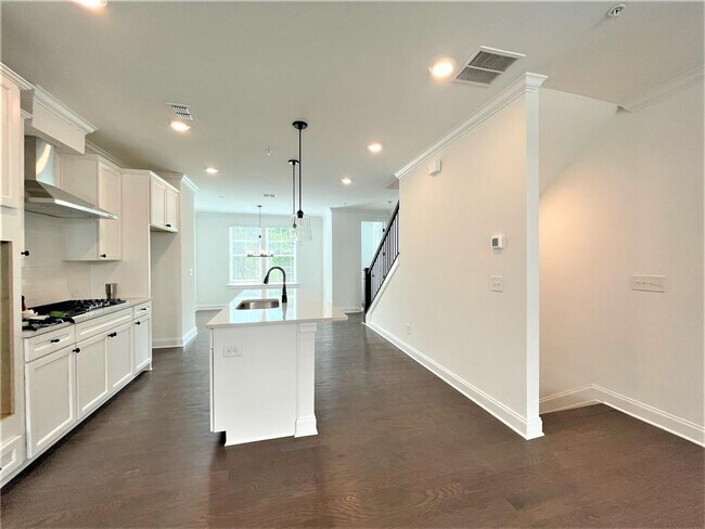 Building Photo - 6523 Beacon Dr