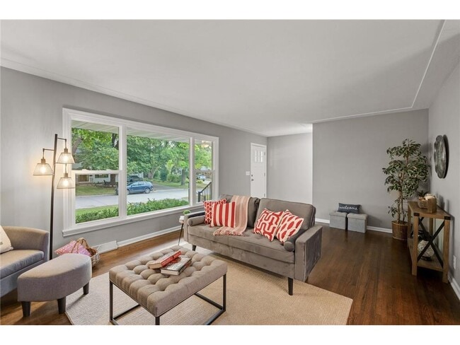 Building Photo - 4901 Larkspur Ln