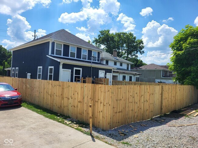 Building Photo - 1630 N Arsenal Ave