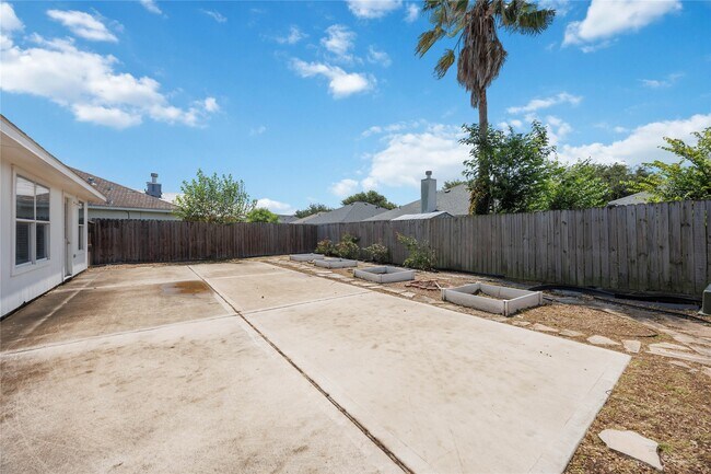 Building Photo - 2619 Dylans Crossing Dr