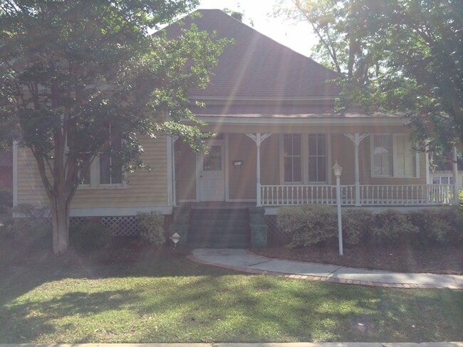 Primary Photo - 3 bedroom, 2 bath Historic Home Near Downt...