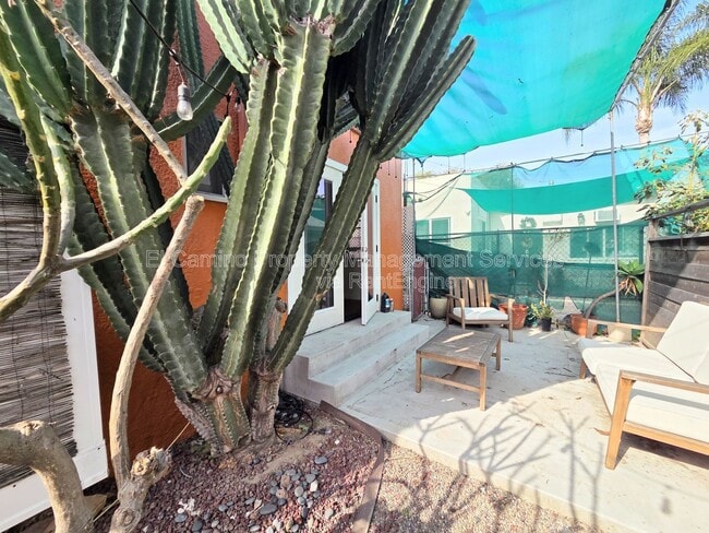 Building Photo - 2068 San Francisco Ave