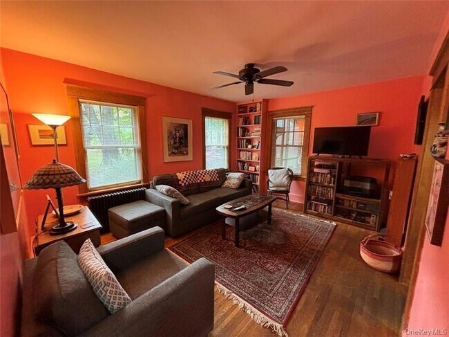 Building Photo - 123 Plains Rd