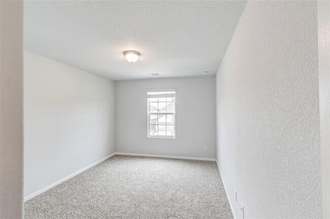 Building Photo - 17005 Lathrop Ave