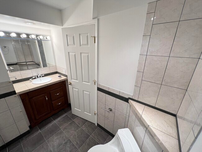 Building Photo - 2829 SW Cornell Ave