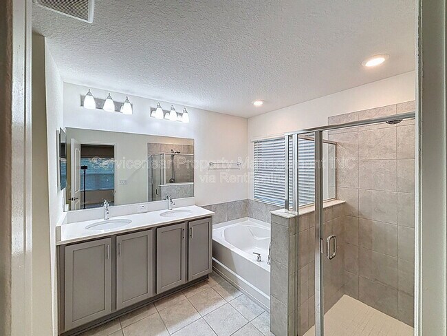 Building Photo - 3988 Postmark Lake Pl