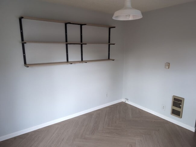 Building Photo - 1470 Ruge St NW