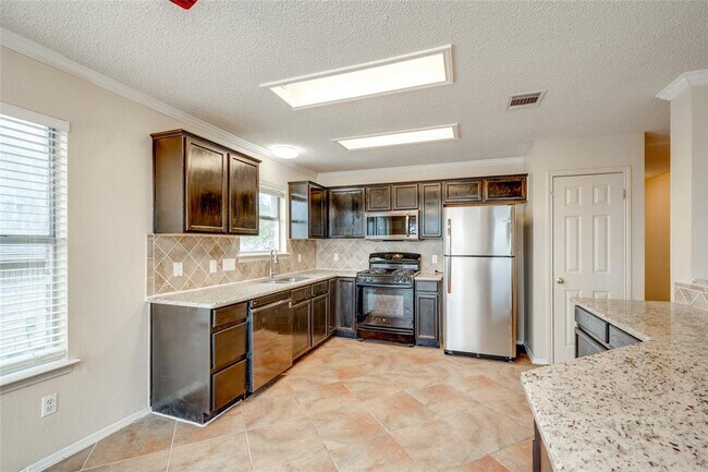 Building Photo - 3807 Eagles Nest St