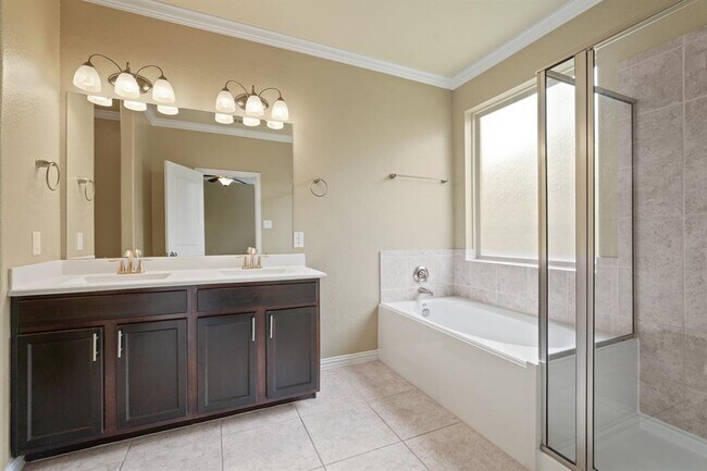 Building Photo - 13839 Rosemere Ln