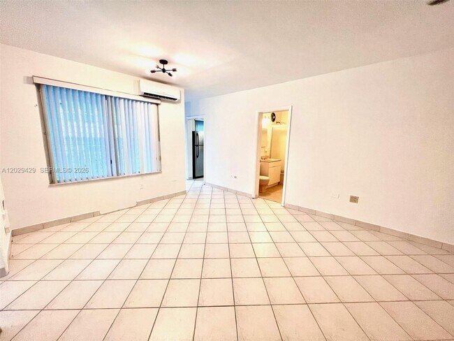 Building Photo - 10178 Collins Ave