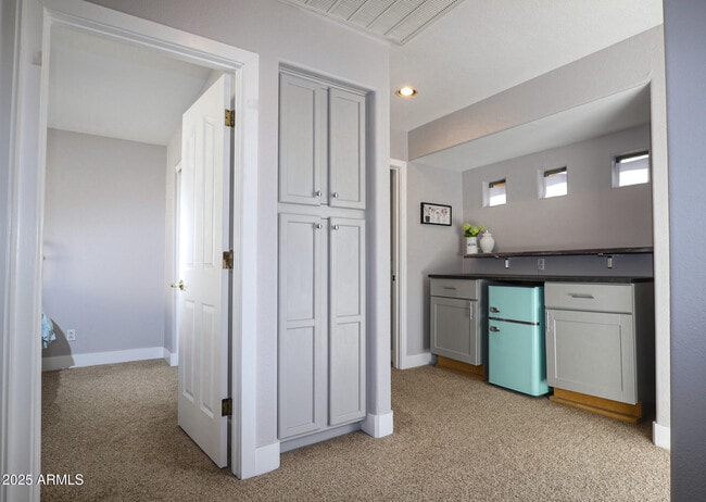 Building Photo - 1950 W Park Pl