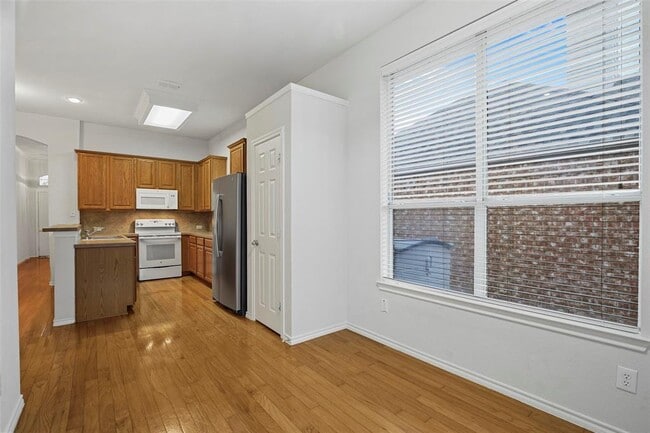 Building Photo - 7907 Rosebriar Ln