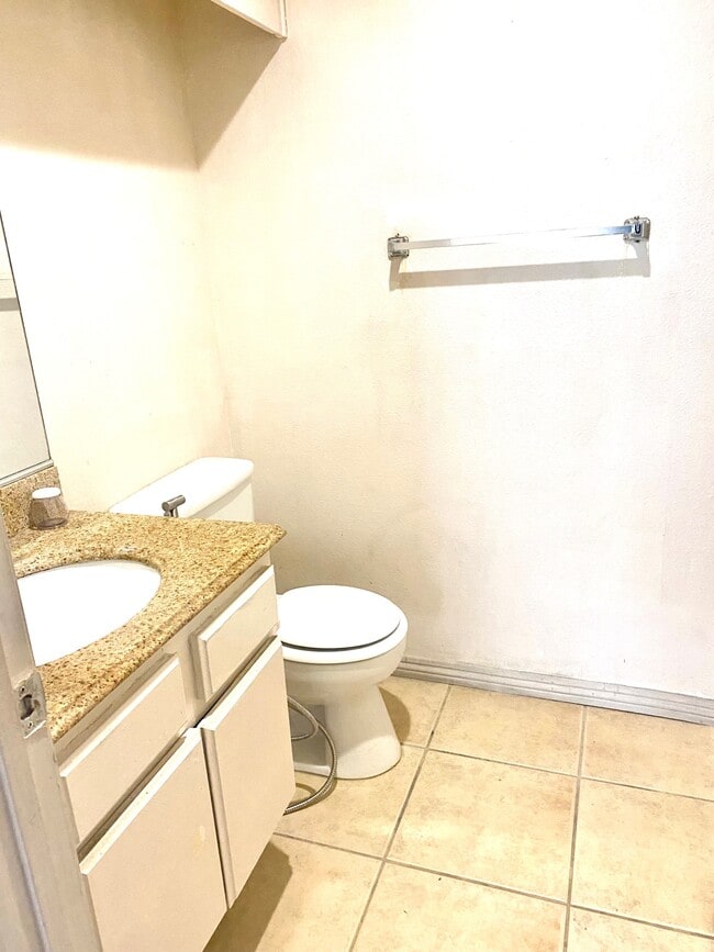 bathroom 2 - 8463 De Soto Ave