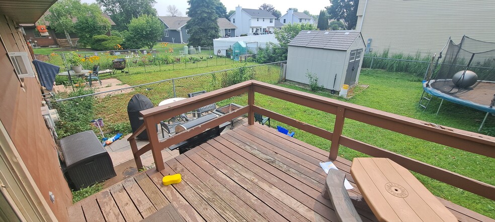 Deck/patio - 2611 Clive St