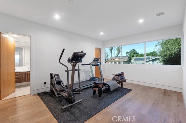 Building Photo - 16518 Moorpark St