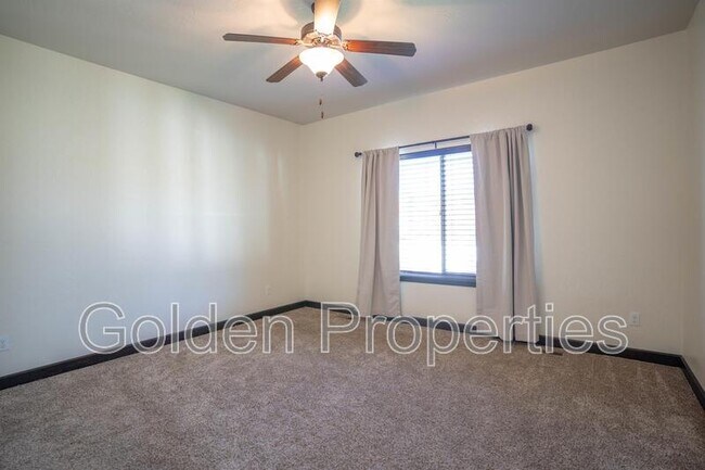 Building Photo - 6677 N Gavin Loop