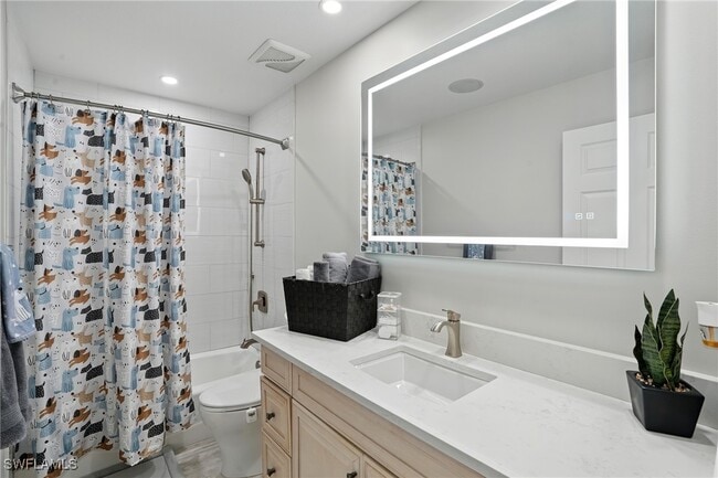 Building Photo - 9624 Crescent Garden Dr