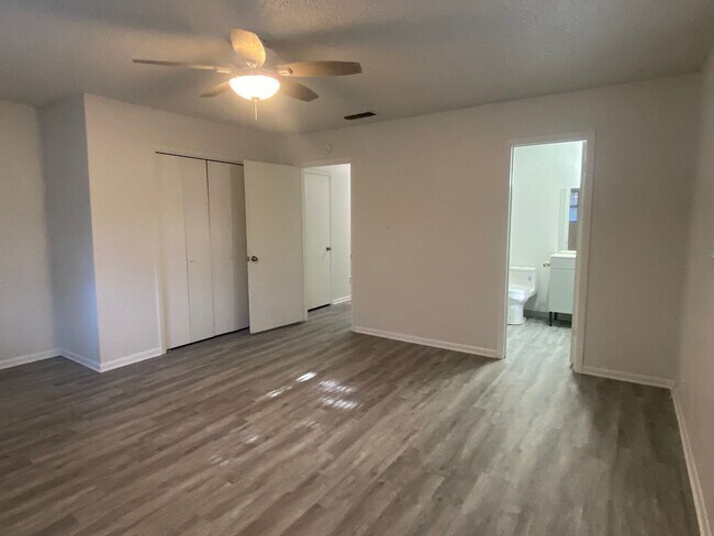 Building Photo - 3 BEDROOM, NEAR BELTON HIGH SCHOOL