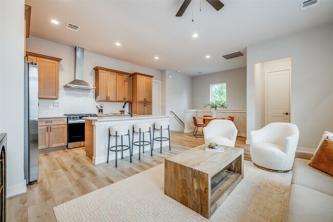 Building Photo - 6506 Old Olive Tree Dr